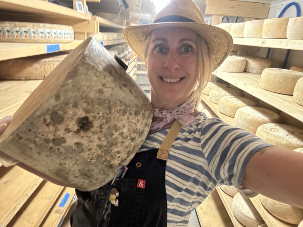 Contact Crumb & Rind